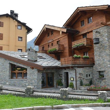 Hotel Maison Saint Jean Courmayeur Exterior photo
