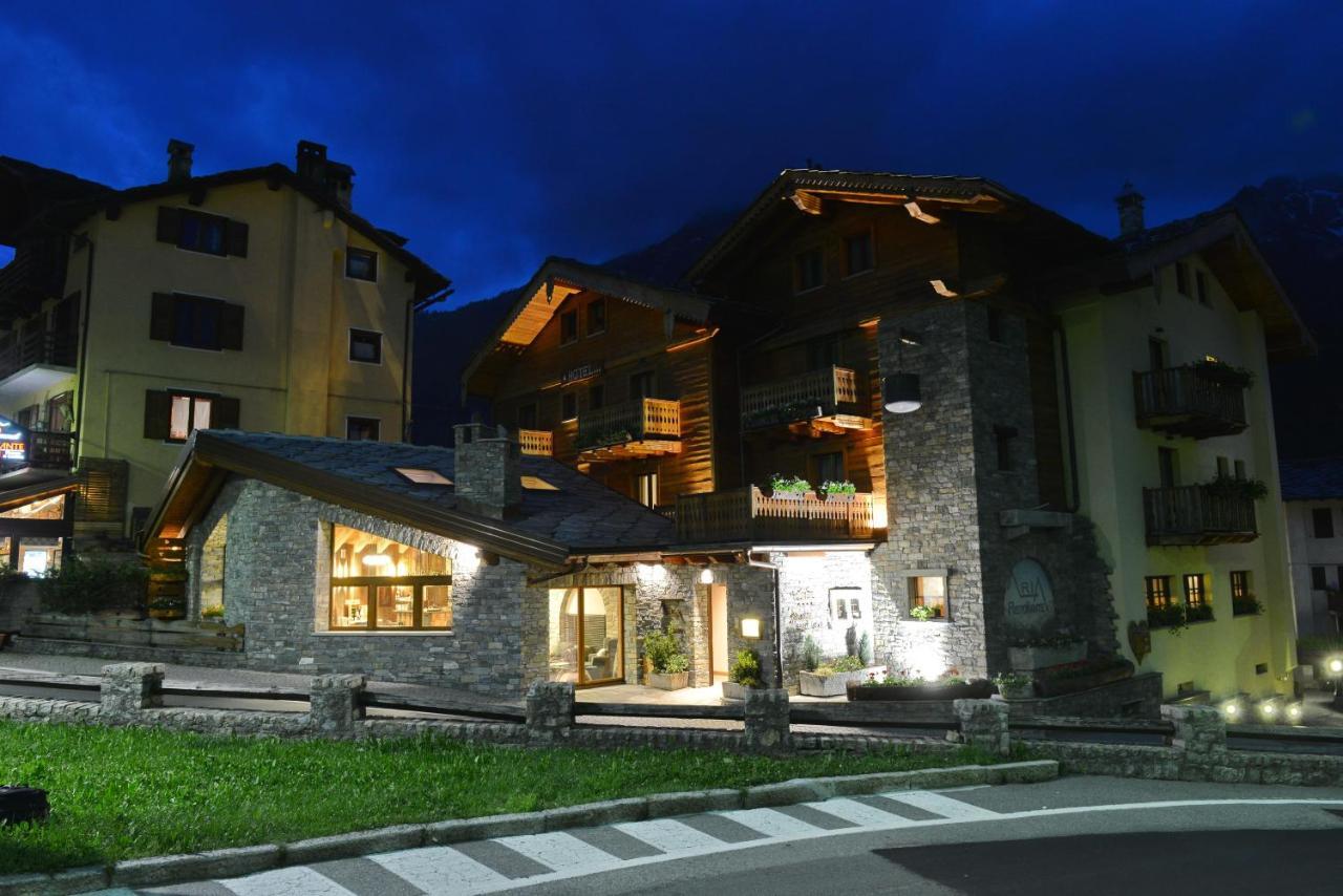 Hotel Maison Saint Jean Courmayeur Exterior photo